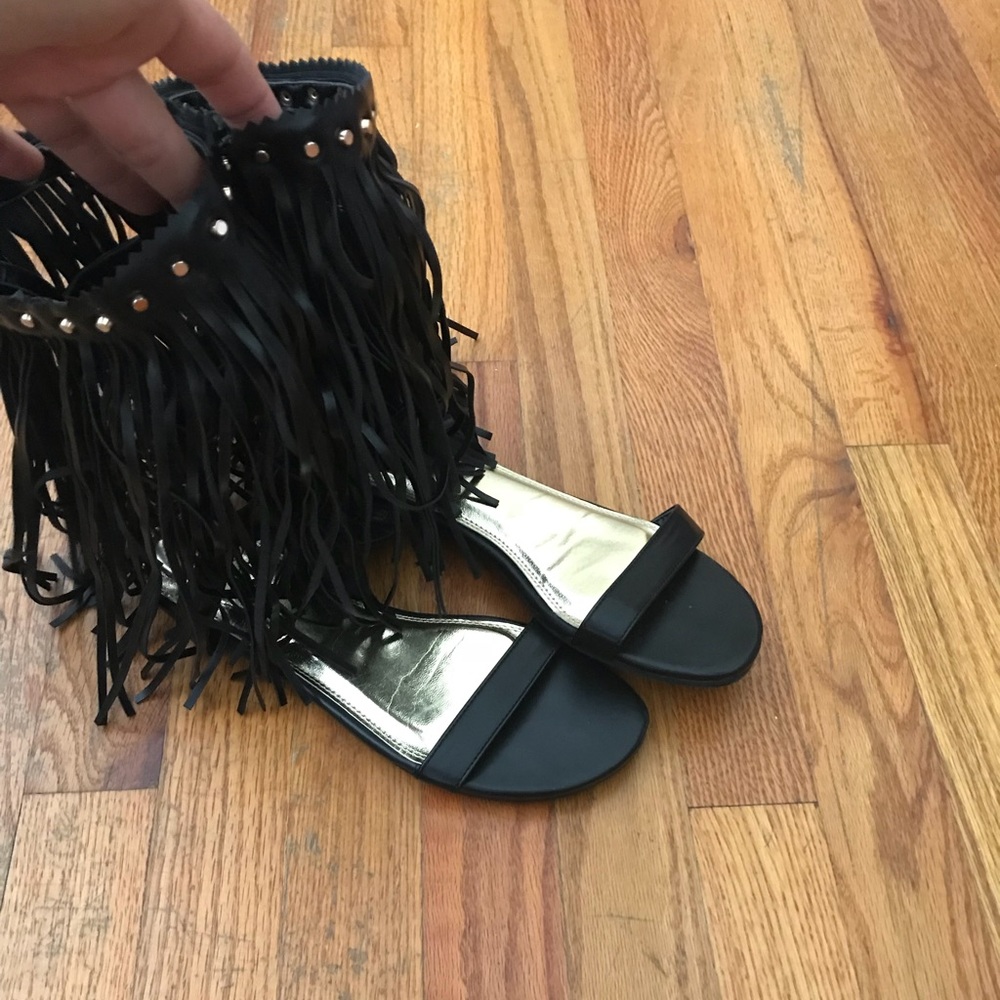 Gladiator sandals black with fringe